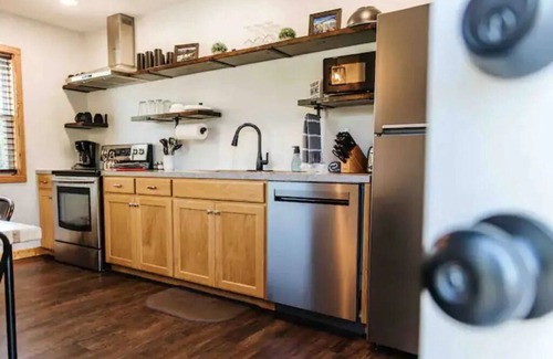 Flippin Cabin | Blue Heron River Front Cabin