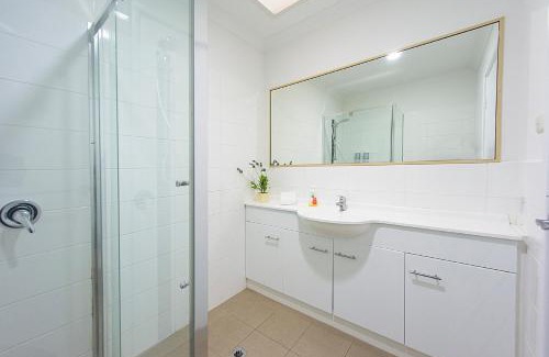Broadwater House | Blue Horizon 3BR Beach Retreat