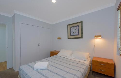 Broadwater House | Blue Horizon 3BR Beach Retreat