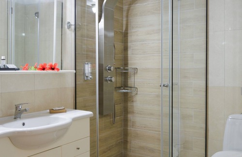 Astros Apartment | Blue Horizon -Emerald Sea View Suite