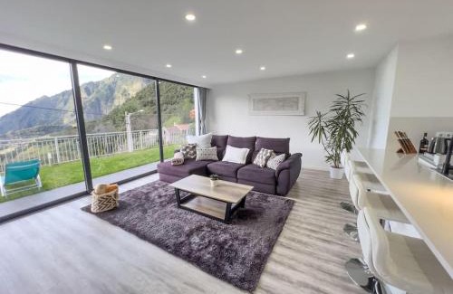 Sao Vicente Villa | Blue Horizon Luxury Villa