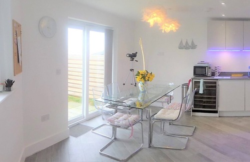 Wyke Regis House | Blue Horizons with uninterrupted Panoramic sea views 2 mins walk from beach