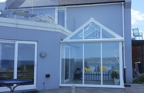 Wyke Regis House | Blue Horizons with uninterrupted Panoramic sea views 2 mins walk from beach
