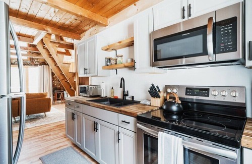 Jay Ski Chalet | Blue Hour A-Frame: Modern Boho Escape w/Hot Tub
