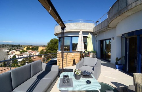 L'Escala Villa | Blue House