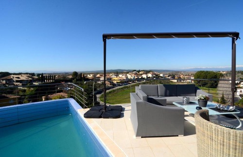L'Escala Villa | Blue House