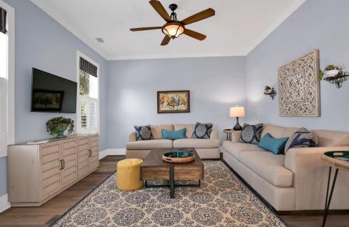 Downtown Historic District House | Blue House, Prime Location, Family Amenities, BBQ!