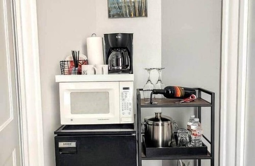 Downtown San Antonio Apartment | Blue House - Suite 3