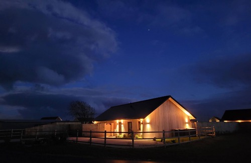 Dunholme House | Blue Iris Cottage, Ashlin Farm Barns