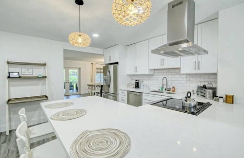 Deerfield Beach Villa | Blue Jewel - Coastal retreat by the beach with private patio including foosball