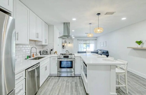 Deerfield Beach Villa | Blue Jewel - Coastal retreat by the beach with private patio including foosball