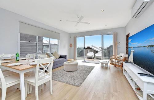 Caves Beach Villa | Blue Lagoon at Caves Beach Villas