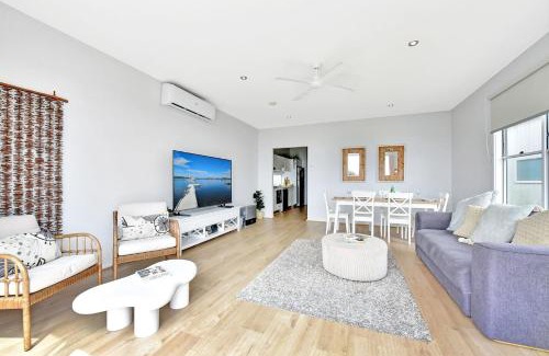 Caves Beach Villa | Blue Lagoon at Caves Beach Villas