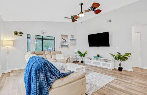 Bearss Plaza House | Blue Lagoon