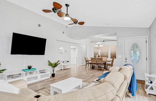 Bearss Plaza House | Blue Lagoon