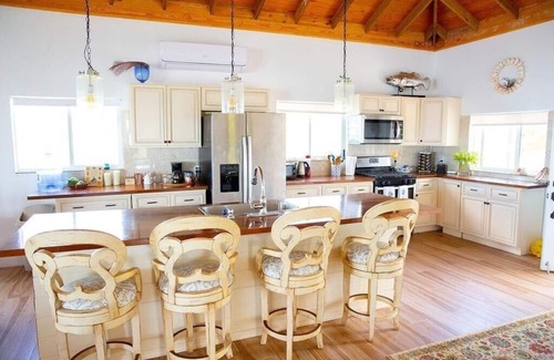 Gregory Town House | Blue Love Point 3br 3 Bedroom Home