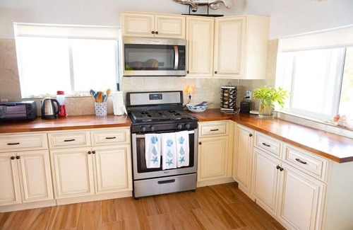 Gregory Town House | Blue Love Point 3br 3 Bedroom Home
