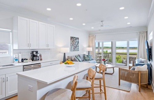 Georgetown Cottage | Blue Marlin 2 Bedroom Cottage