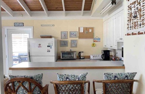 Avon Cottage | Blue Mere- Oceanside, 450 ft to Beach Walkway, Avon NC, USA!