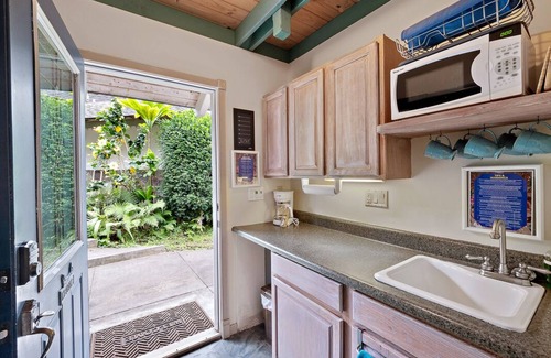 Holualoa Cottage | BLUE Mermaid's Cottage TA-038-749-9520-01