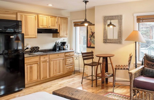 Mountain Village Cabin | Blue Mesa Lodge 23C by Avantstay Functional Ski In/ski Out Studio w/Balcony in Great Location!