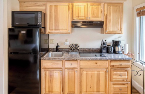 Mountain Village Cabin | Blue Mesa Lodge 23C by Avantstay Functional Ski In/ski Out Studio w/Balcony in Great Location!