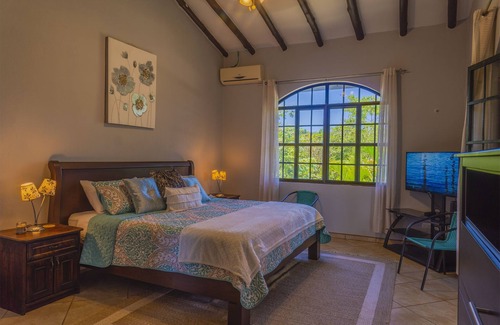 Las Olas Beach Community House | Blue Mimosa House Located in Hills of Esterillos Oeste