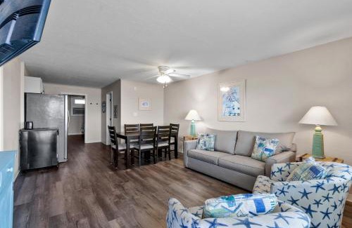 North Myrtle Beach Apartment | Blue Mist Villas Unit 302 is a 3rd Floor Condo on the Oceanfront in Chery Grove