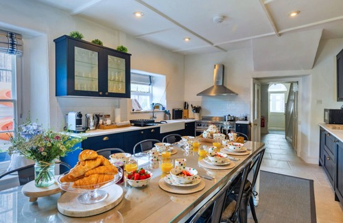 Kingsand Ski Chalet | Blue Monkey