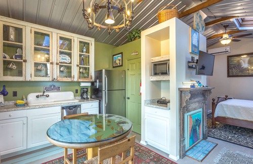 Historic Downtown Apalachicola House | Blue Moon Carriage House Loft in historic Apalachicola FL downtown district