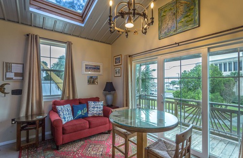 Historic Downtown Apalachicola House | Blue Moon Carriage House Loft in historic Apalachicola FL downtown district