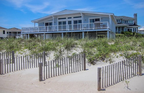 Shell Island House | Blue Moon Cottage by Sea Scape Properties
