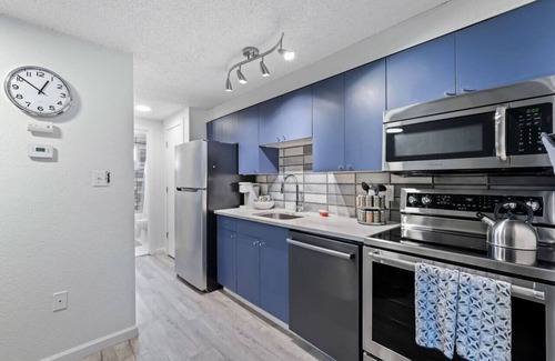 Englewood Apartment | Blue Moon Extended stays w/Casper Mattress