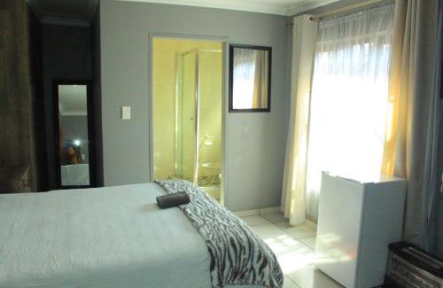 Evander House | Blue Moon Guest House