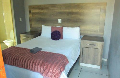 Evander House | Blue Moon Guest House