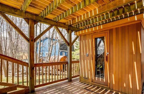 The Blue Mountains Cottage | Blue Mountain Cottage for Rent - 10 Min walk to the village