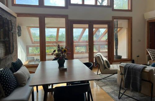 Alexander House | Blue Mountain Retreat