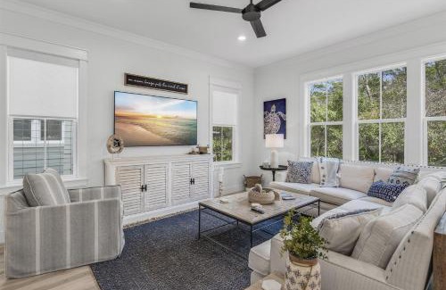 Lakeside at Blue Mountain Beach House | Blue Mountain - Seaglass