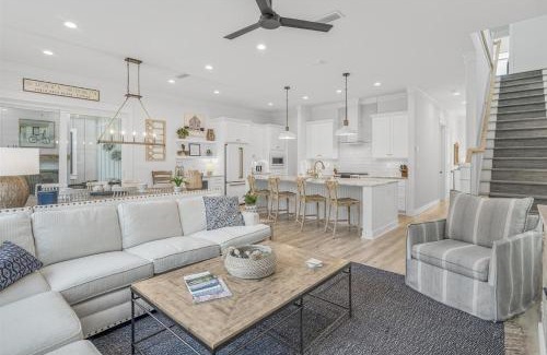 Lakeside at Blue Mountain Beach House | Blue Mountain - Seaglass