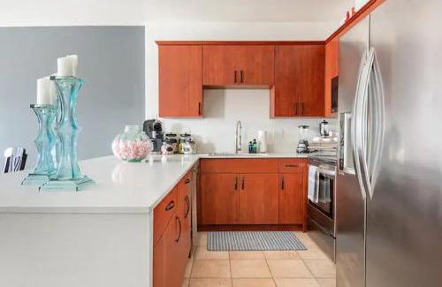 Dearborn Apartment | Blue Oasis