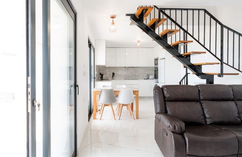 Faja da Ovelha House | Blue Ocean Cottage. Private Heated Pool, Magnificent ocean view. Quiet location.