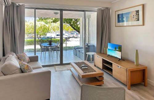 Nelly Bay Apartment | Blue on Blue Large One Bedroom Apartment, steps from ferry, amazing pool, wifi