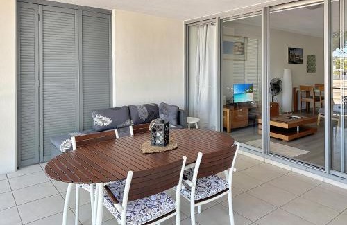 Nelly Bay Apartment | Blue on Blue Large One Bedroom Apartment, steps from ferry, amazing pool, wifi