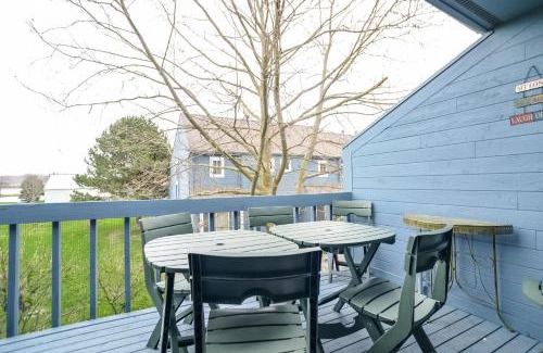 South Haven Apartment | Blue Orchid