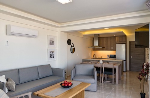 Platanes Villa | Blue oyster Beachfront villa, No car needed 3