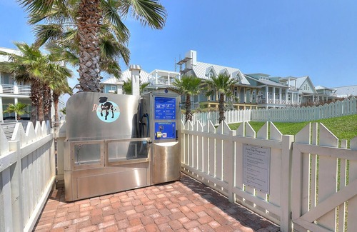 Cinnamon Shore Condo | Blue Paradise TC 2102