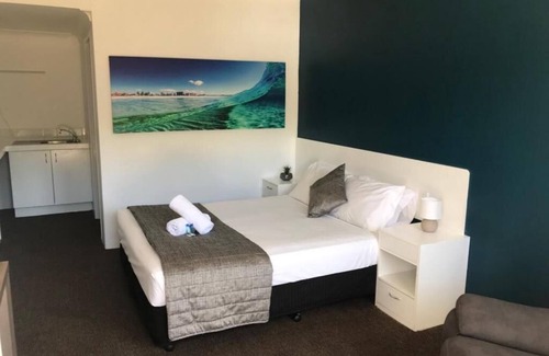Tweed Heads Hotel | Blue Pelican Motel