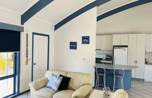 Waterhouse House | Blue Poles - Pet Friendly Outside