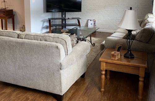 West Jefferson Apartment | Blue Ridge Dreams Luxury Downtown Apartment