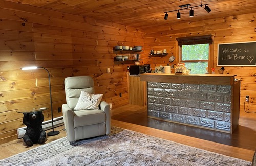 Butler Cabin | Blue Ridge Mountain East Tennessee Cabin Get-a-way Pet Friendly